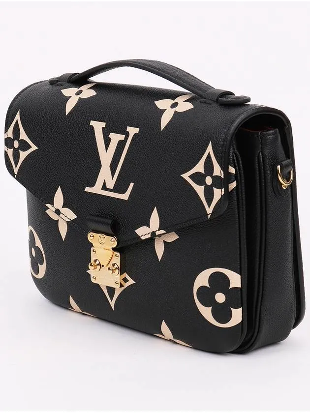 Bicolor Pochette Metis M45773 Women s Bag