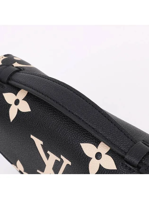 Bicolor Pochette Metis M45773 Women s Bag