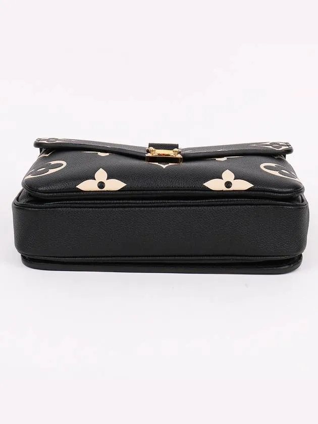 Bicolor Pochette Metis M45773 Women s Bag
