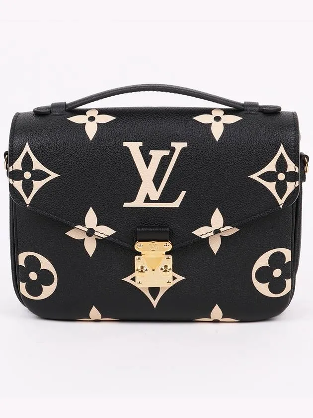 Bicolor Pochette Metis M45773 Women s Bag