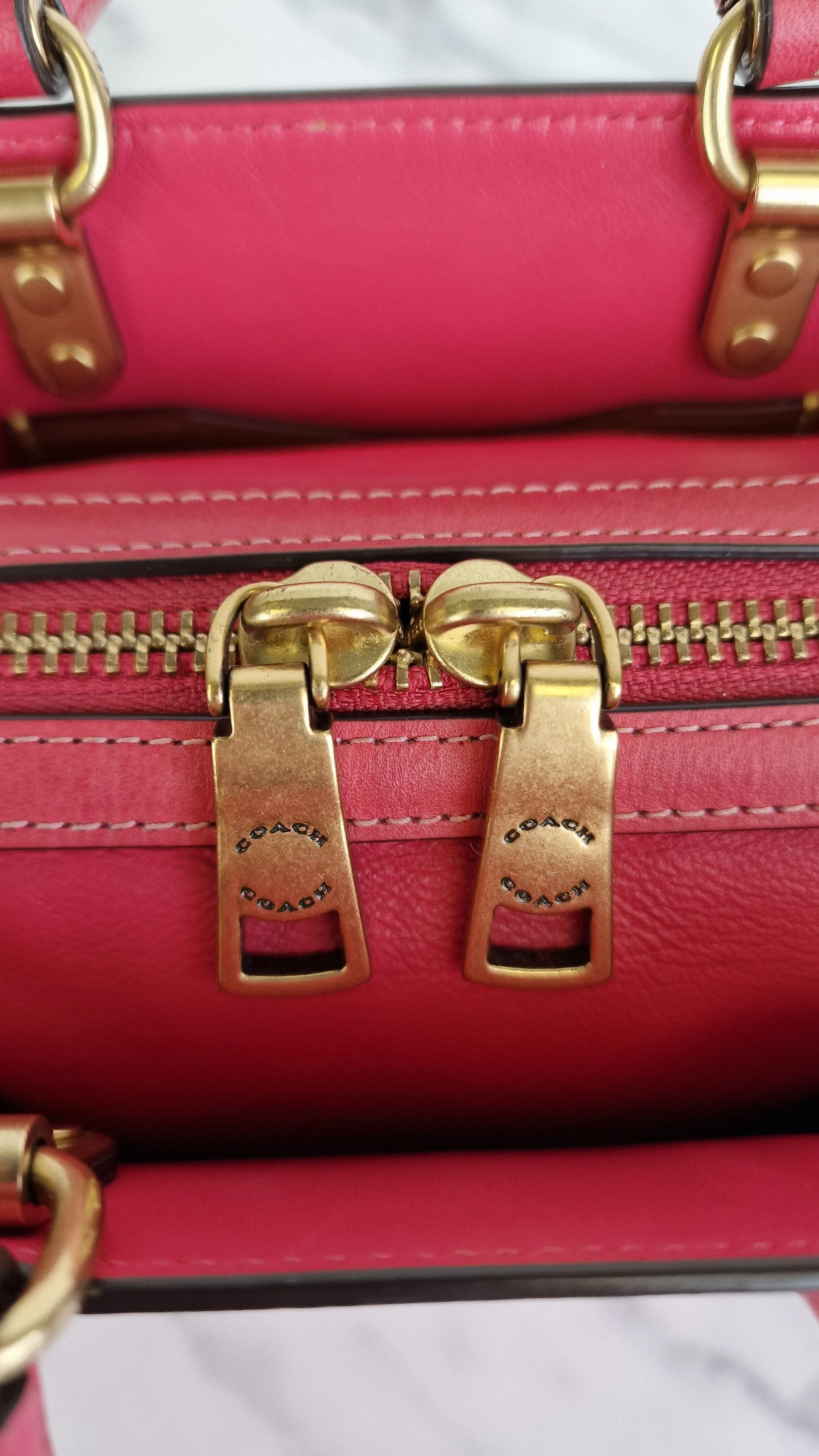 Coach 1941 Rogue 17 in Bright Carmine Red Pink Original Natural Leather - Handbag Mini Bag Crossbody Bag - Coach C3870