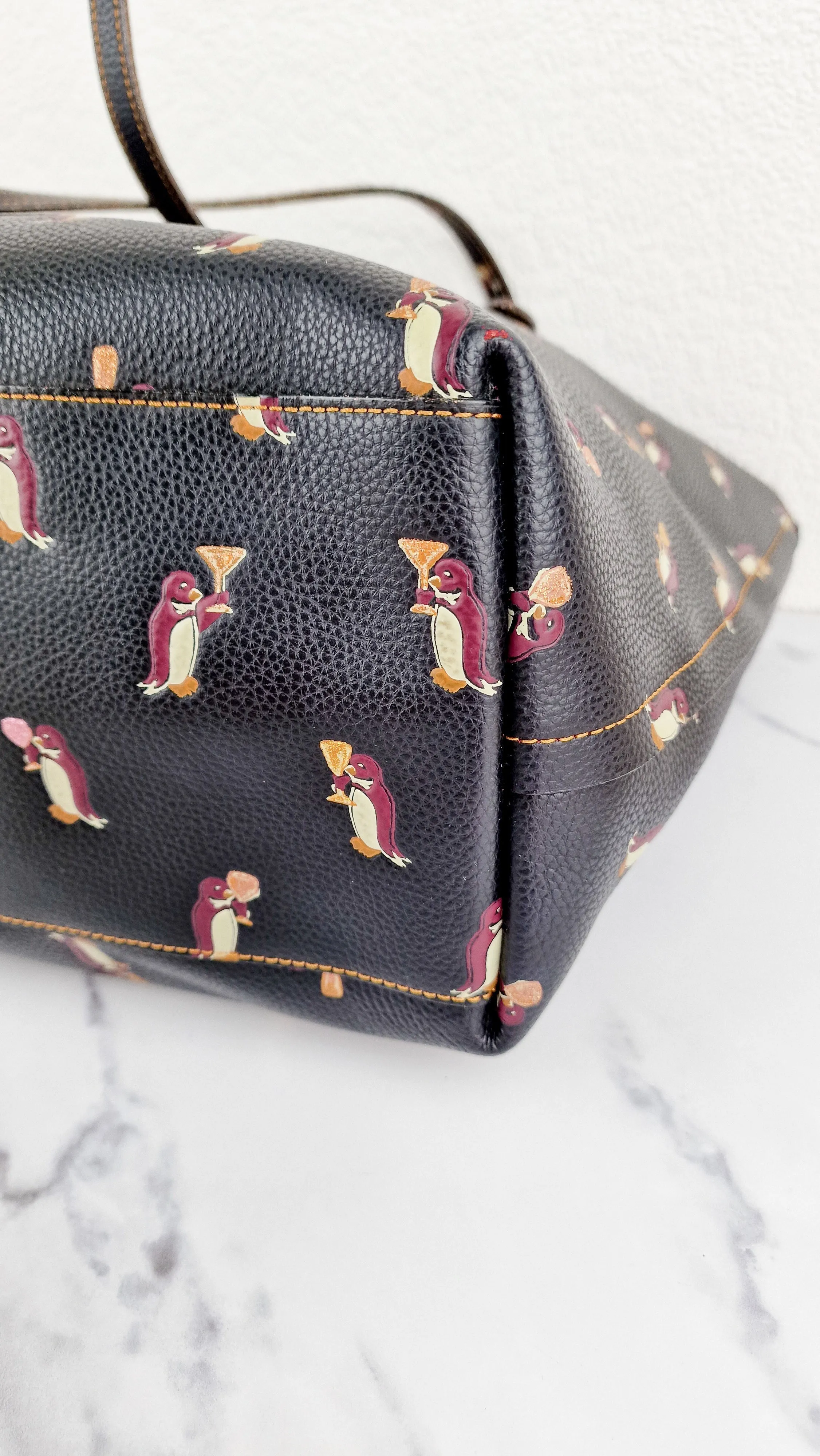 Coach Market Tote with Party Penguins in Black Leather - Shoulder Bag - Coach 25747