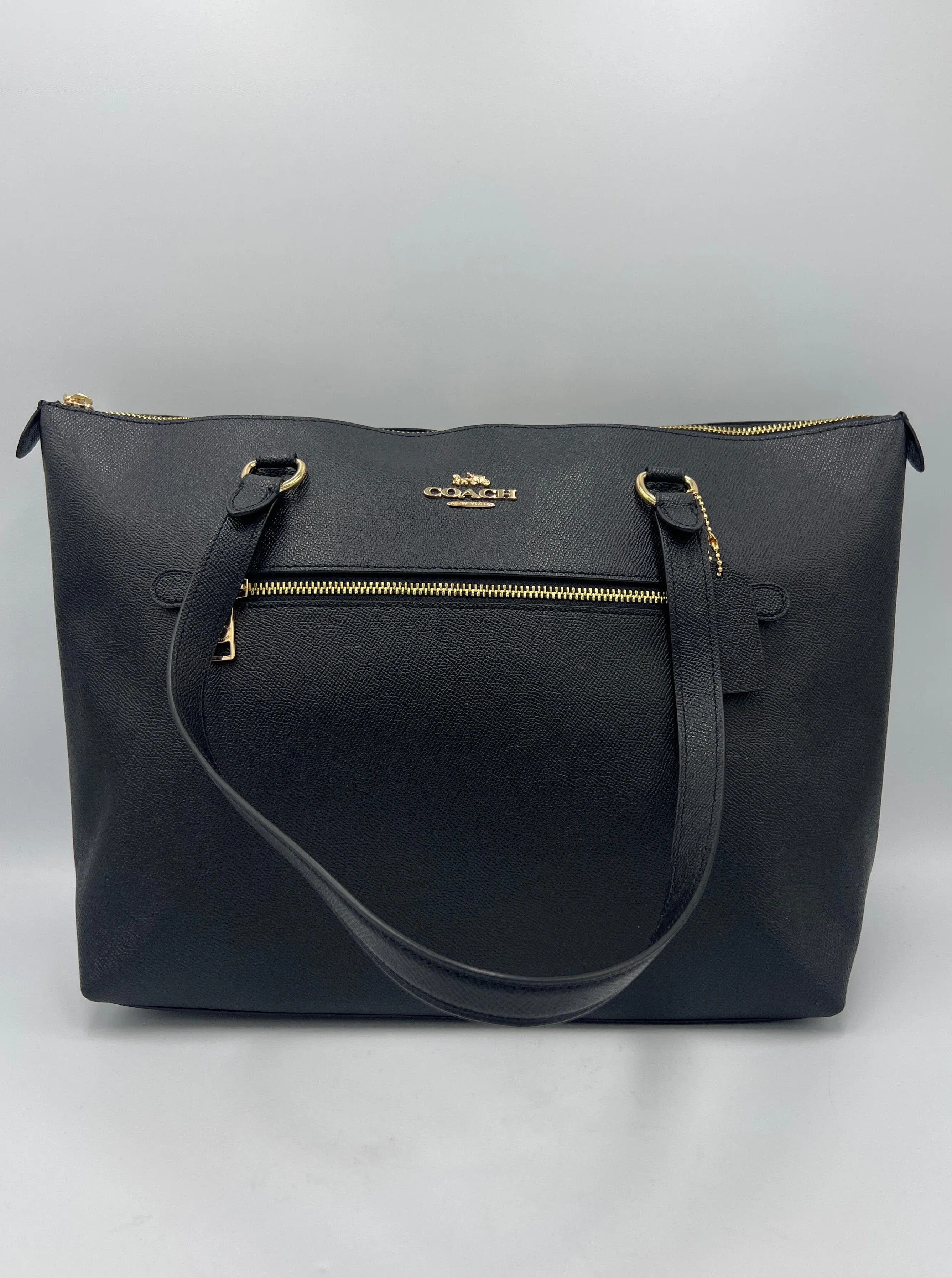 Like New! Zip-Top Tote / Handbag Designer By Coach