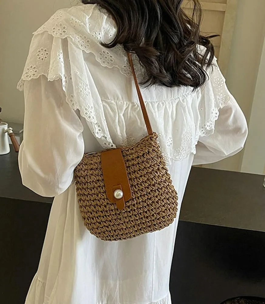 Women Straw Crossbody Bag Handwoven Beach Bucket Bag Straw Clutch Purse with Tassel Raffia Shoulder Bags for Vacation