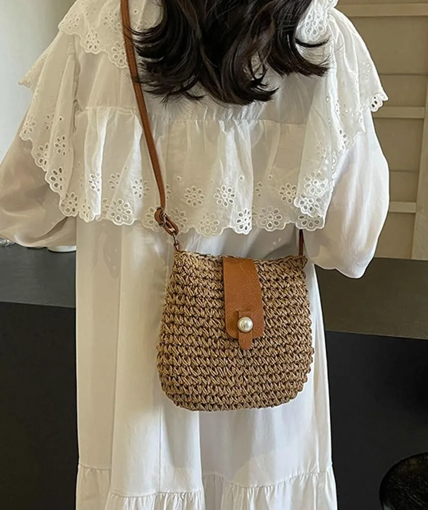 Women Straw Crossbody Bag Handwoven Beach Bucket Bag Straw Clutch Purse with Tassel Raffia Shoulder Bags for Vacation